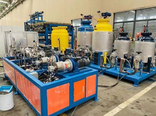 2025年數控與夾心彩鋼板設備選購指南 跨材質適配與售后體系解析，兼論零部件銷售策略